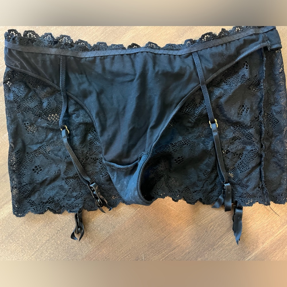 Victoria’s Secret 3 piece black lace set - Picture 5 of 14